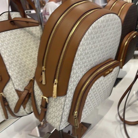 Michael Kors Jaycee Large Zip Pocket Backpack Vanilla - Picture 5 of 16